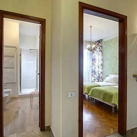 Frati Bigi With Two Bedrooms And Parking Apartment Florence