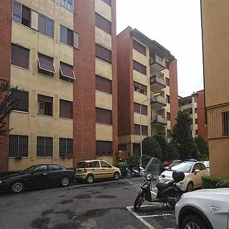 Frati Bigi With Two Bedrooms And Parking Apartamento