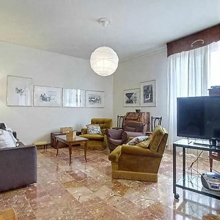 Frati Bigi With Two Bedrooms And Parking Apartament Florencja