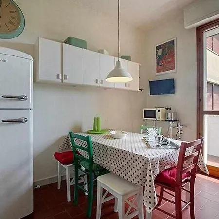 Frati Bigi With Two Bedrooms And Parking Διαμέρισμα *