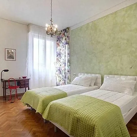 Frati Bigi With Two Bedrooms And Parking Διαμέρισμα *